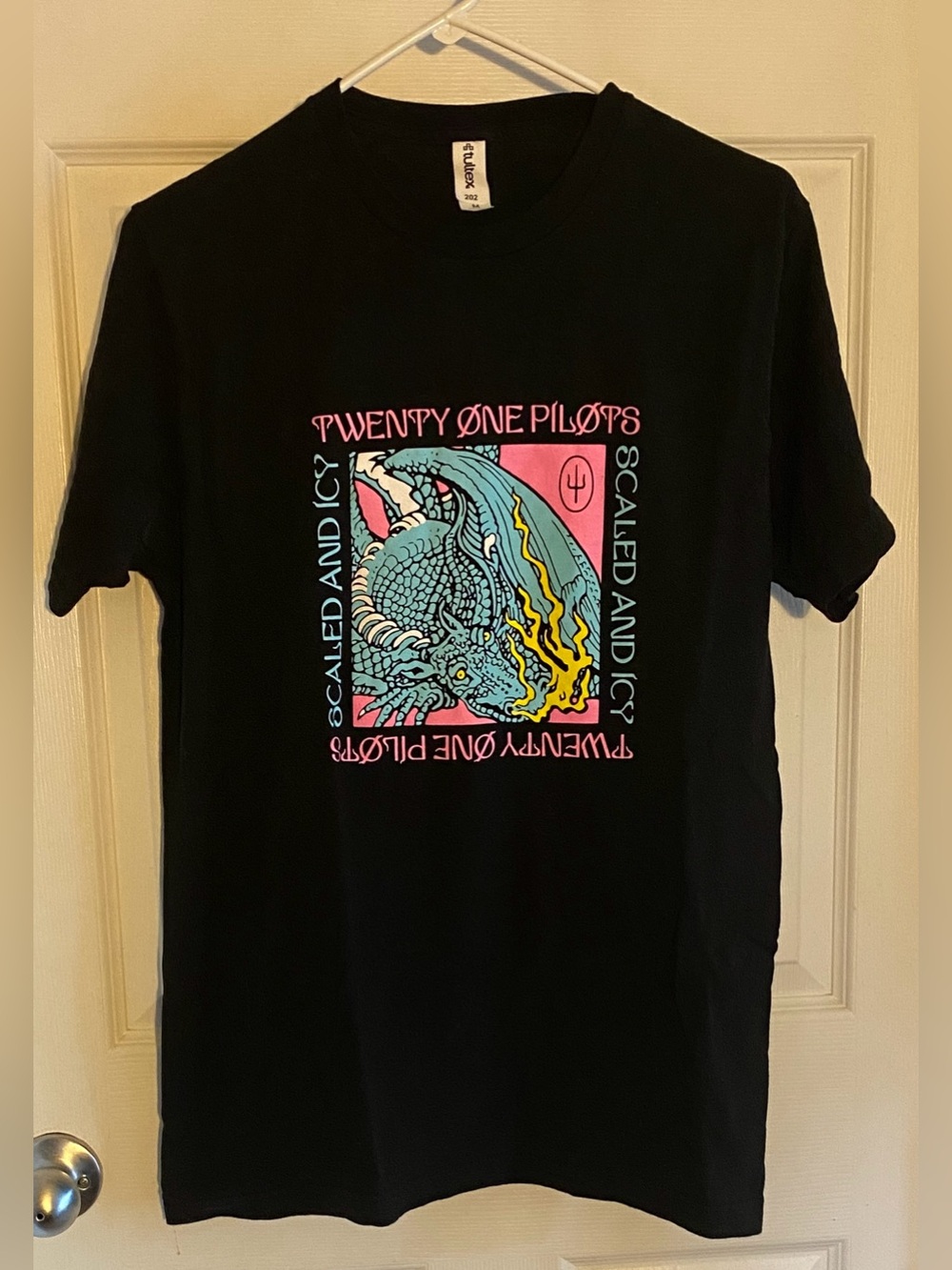 Twenty One Pilots Scaled And Icy T-Shirt Size Medium